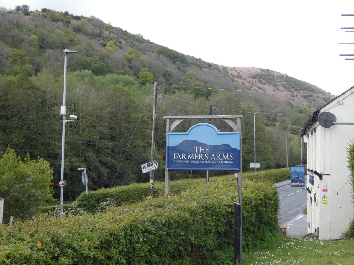 The Farmers Arms, Cwmdu Llanwddyn  Exterior photo